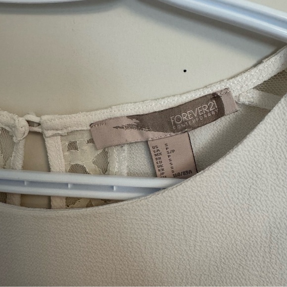 2/20 Forever 21 Off White Lace Panelled Top - Women’s Small - Picture 5 of 8